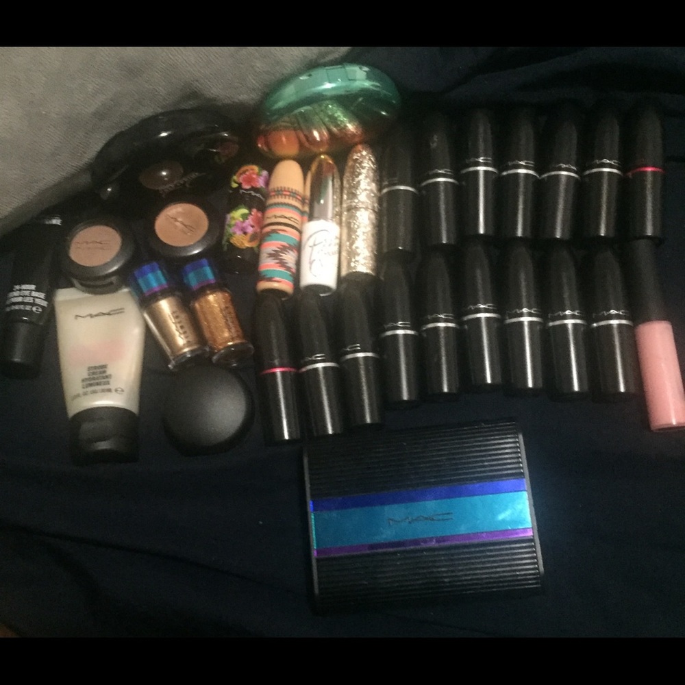 M.A.C bundle